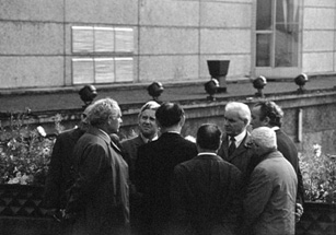 Министр Минэнерго СССР П.С. Непорожний среди партийного и хозяйственного актива